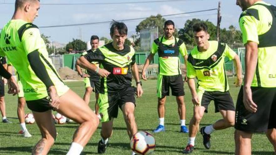 La plantilla del Elche vuelve esta mañana a los entrenamiento tras dos días de asueto.