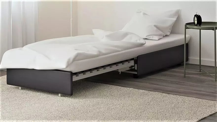 Ikea tiene un taburete que se convierte en cama, y que es la