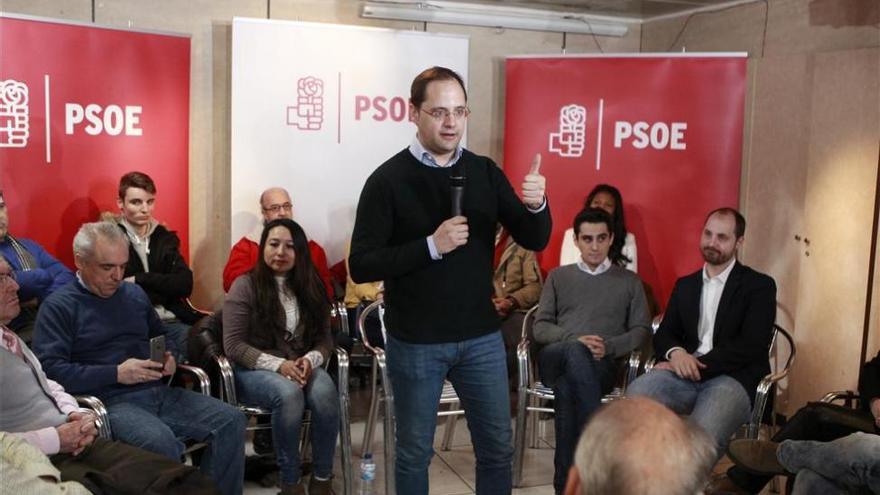 El PSOE invita a Podemos a que consulte con sus bases un acuerdo con los socialistas