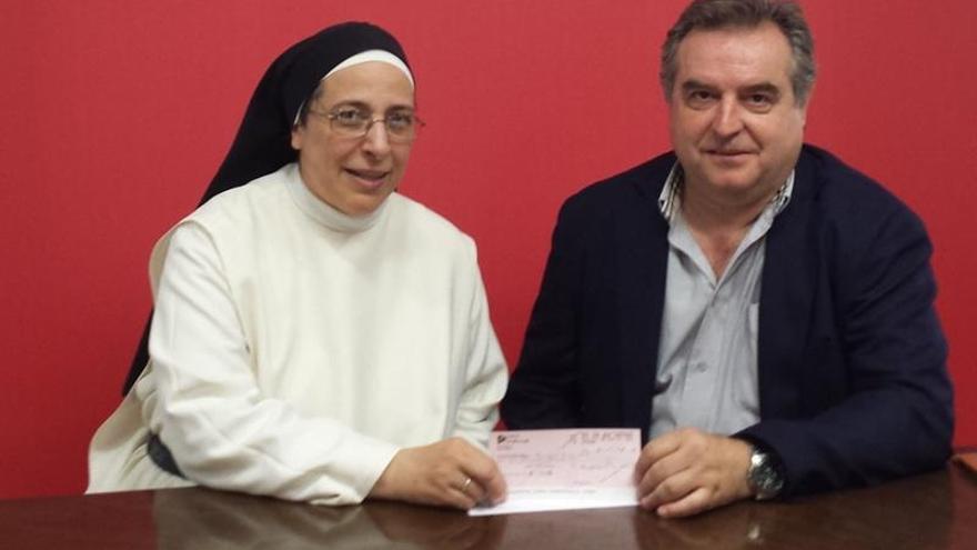 Sor Lucía Caram amb Llorenç Juanola.