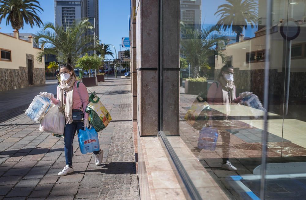 Compras en supermercados y fruterías de la capital