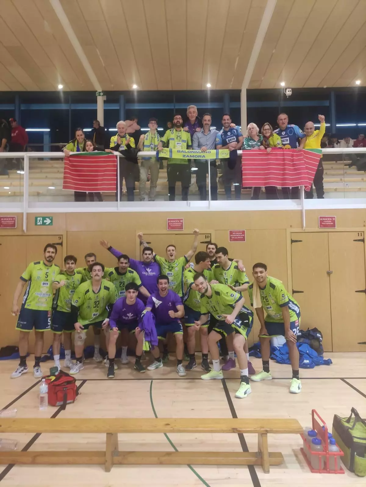 El BM Caja Rural Zamora salva un punto in extremis