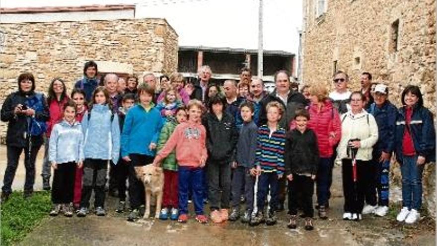 El veïnat de Corts, de Cornellà, celebra la Festa del Roser