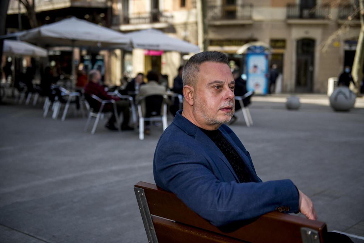 El escritor Toni Hill