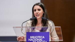 La ministra de Igualdad, Irene Montero, durante su intervenciÃ³n en la presentaciÃ³n de la proyecciÃ³n del documental ’La mujer que soÃ±aba con nÃºmeros’ en la Biblioteca Nacional coincidiendo con los actos que celebran el DÃ­a Internacional de la Mujer y la NiÃ±a en la Ciencia (11 de febrero), en Madrid (EspaÃ±a) a 13 de febrero de 2020.
