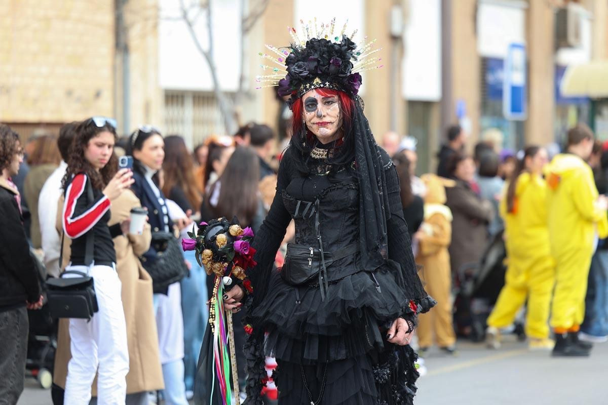 Búscate en las imágenes de la rúa de Carnaval de Ibiza
