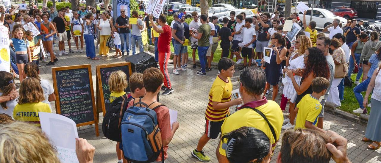 Protesta por los despidos del Metropole