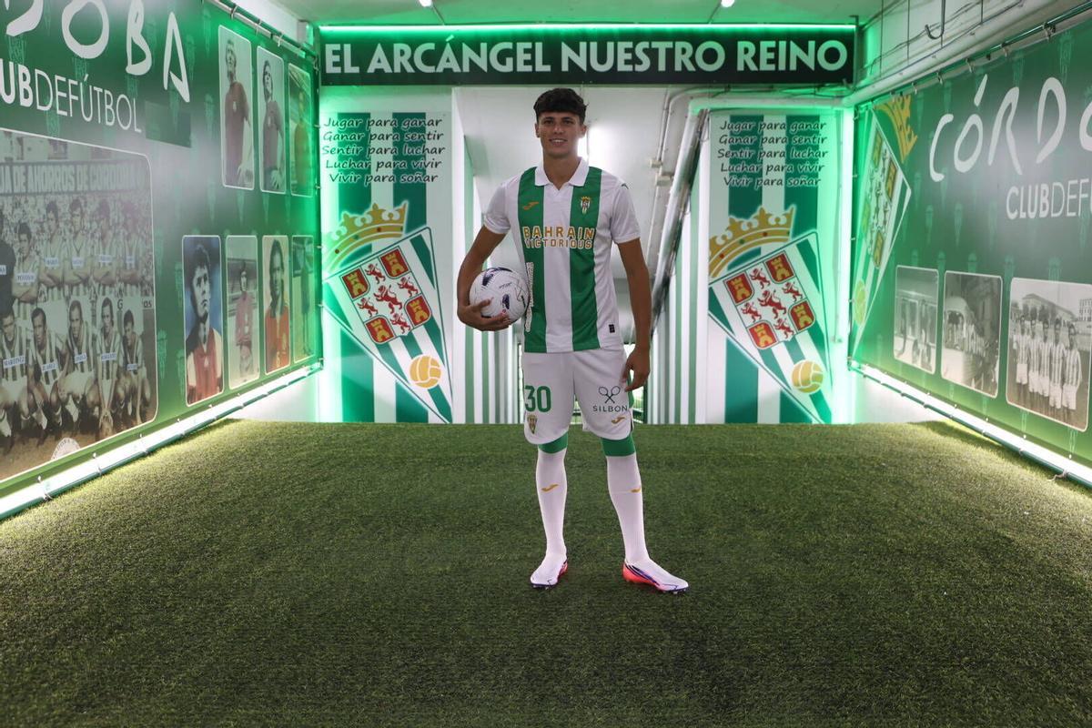 La presentación de Dani Budesca como nuevo jugador del Córdoba CF, en imágenes La presentación de Dani Budesca como nuevo jugador del Córdoba CF, en imágenes