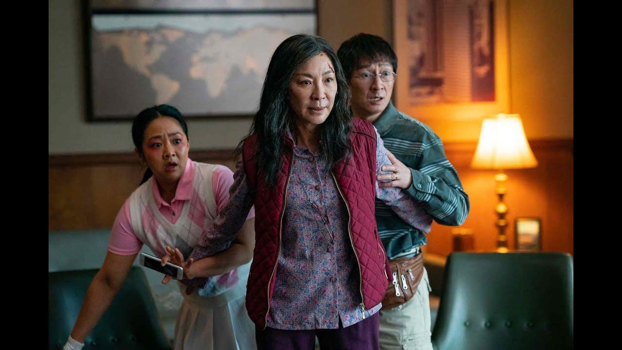 ¿Anuncia el éxito de ‘Todo a la vez en todas partes’ una nueva ola de cine asiáticoestadounidense?