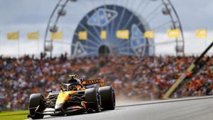Lando Norris, al volante del McLaren, este domingo en Zandvoot.