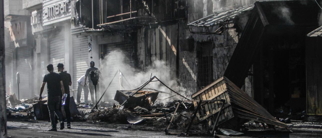 Un calle del campo de refugiados de Yenín, este martes, tras la incursión de las tropas israelís.