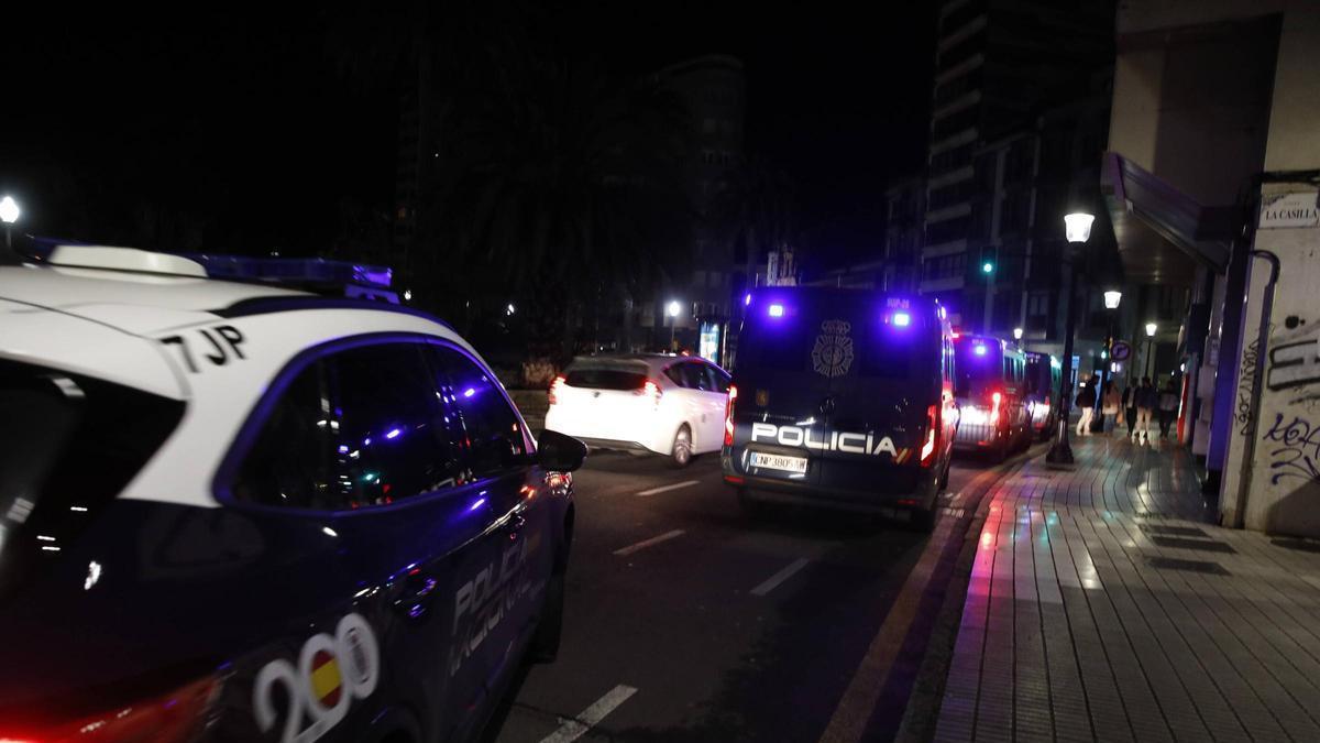 Varias patrullas de la Policía Nacional en una imagen de archivo