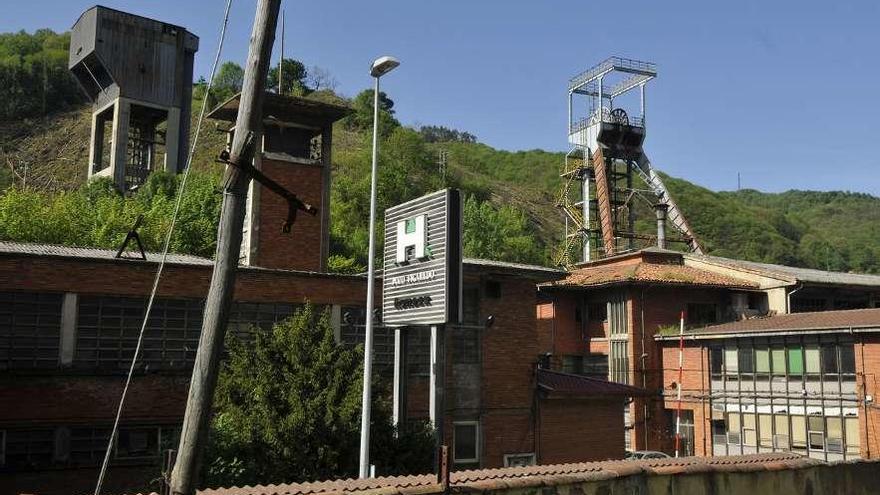 Las antiguas instalaciones del pozo Figaredo, donde se planea el parque científico.