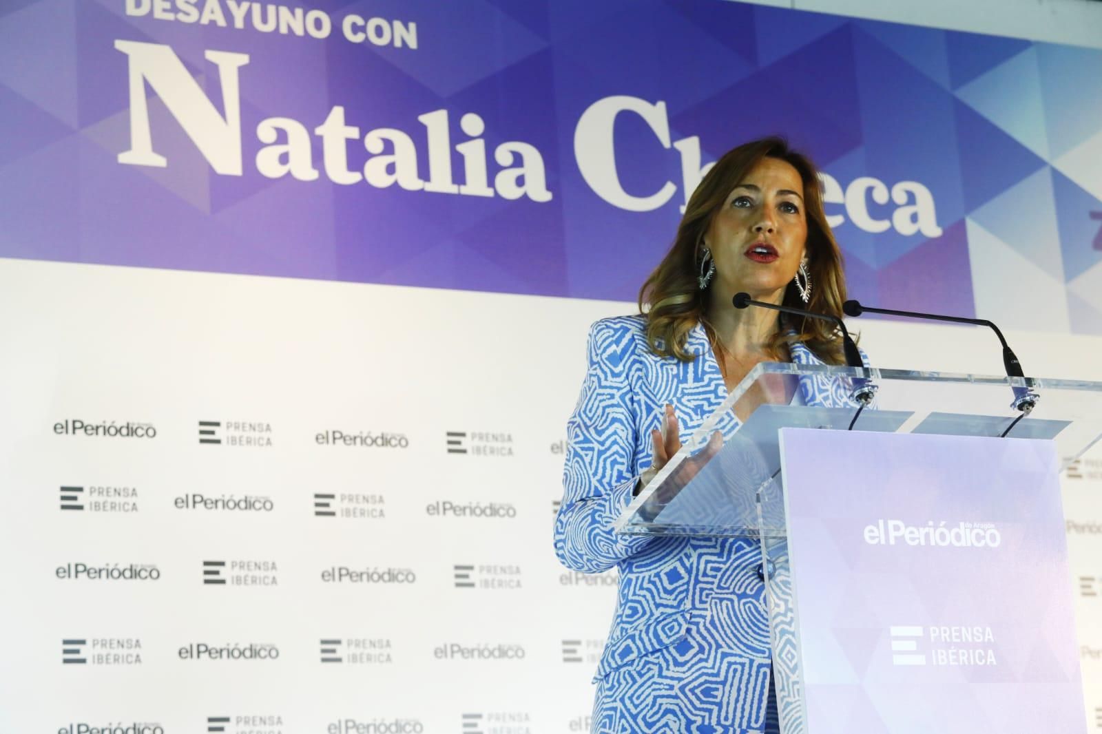 En imágenes | Natalia Chueca hace balance del ecuador del mandato en un desayuno con El Periódico de Aragón