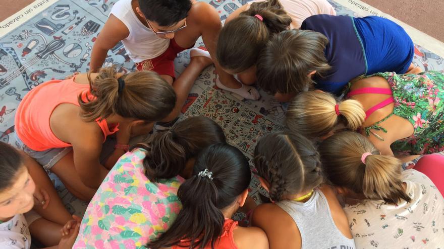 Tiro con arco, juegos de agua y cocina en las escuelas de verano de Lorca