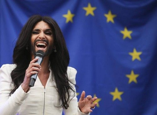 La ganadora de Eurovisión ha ofrecido un concierto ante la sede de la Eurocámara