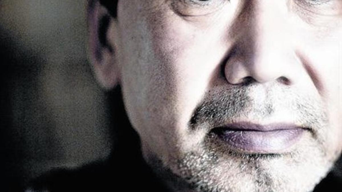 El escritor japonés Haruki Murakami publica un nuevo libro de cuentos.