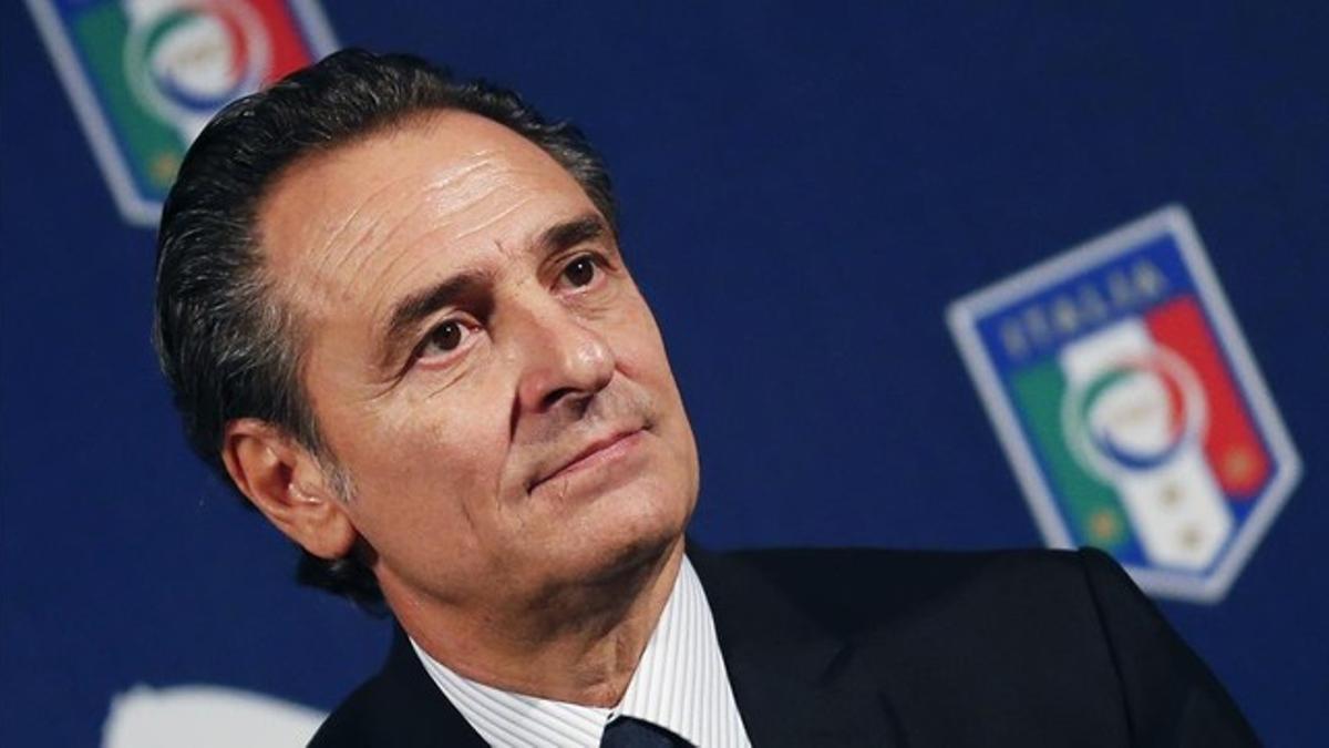 Cesare Prandelli, durante una rueda de prensa