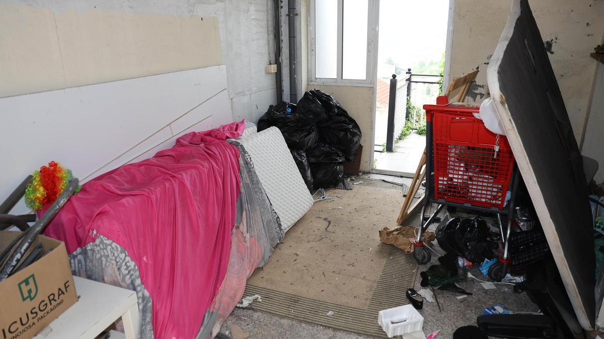 Vigo, calle Pardavila 63. Desahucio de una vivienda que lleva 3 años okupada