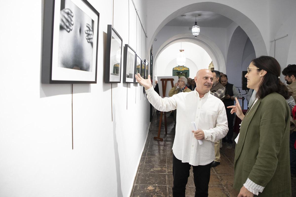 La Diputación de Córdoba abre sus puertas a la fotografía de Juan Gaitán Ocón y su 'Simetría asimétrica'.