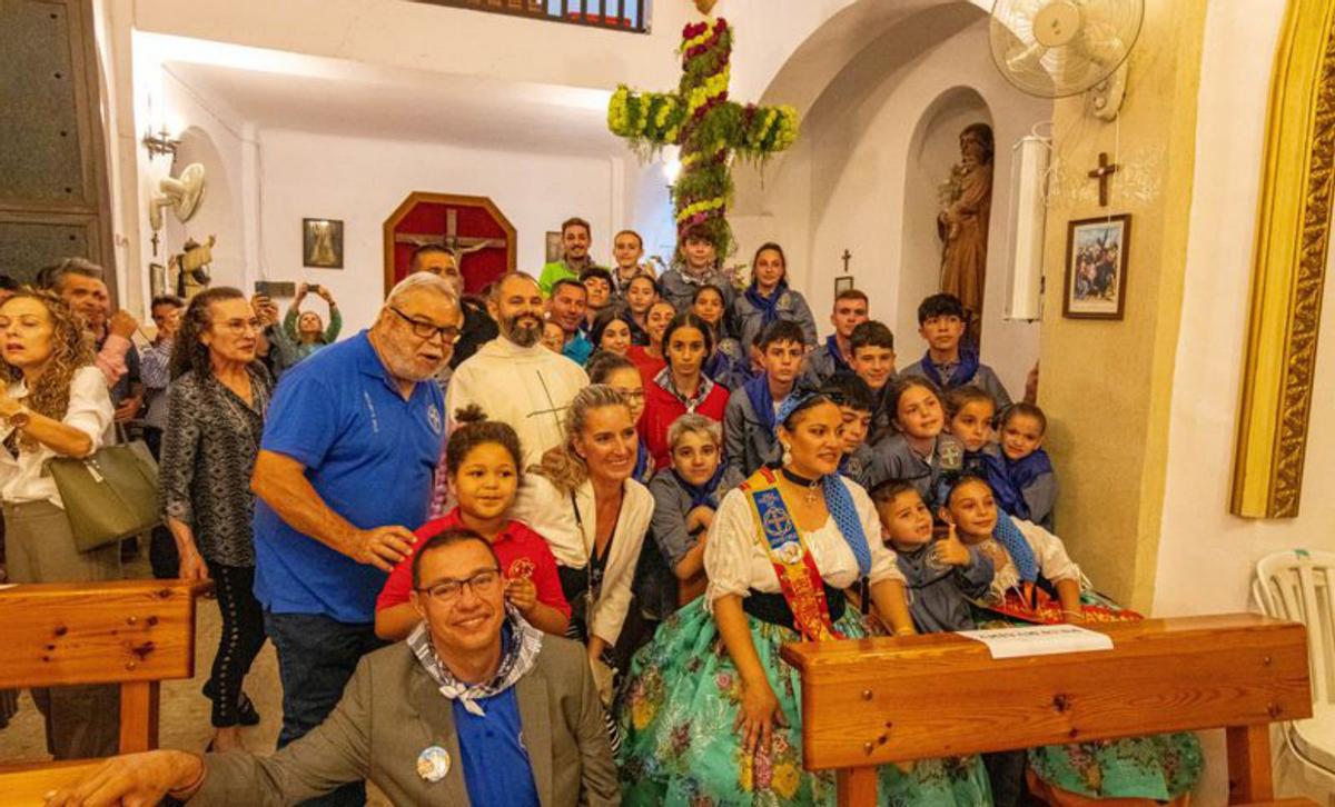 Las populares e integradoras Cruces de Mayo de Santa Cruz