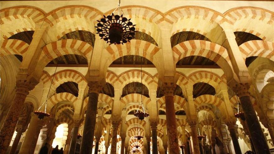 La plataforma Mezquita-Catedral critica las contradicciones del PSOE-A sobre la defensa de la titularidad del monumento