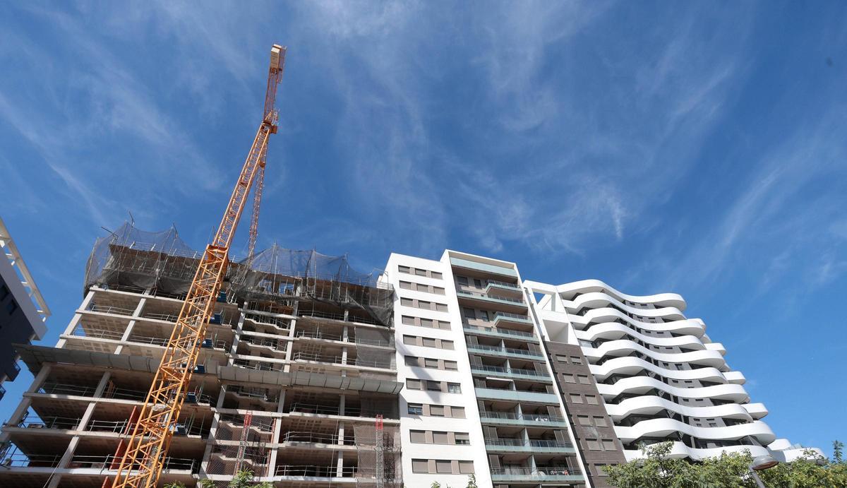 Edificio de viviendas en construcción en València.