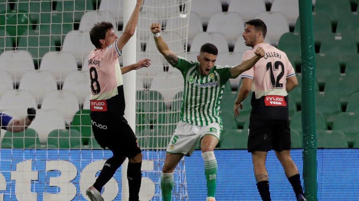 Bartra, celebrando su gol al Espanyol