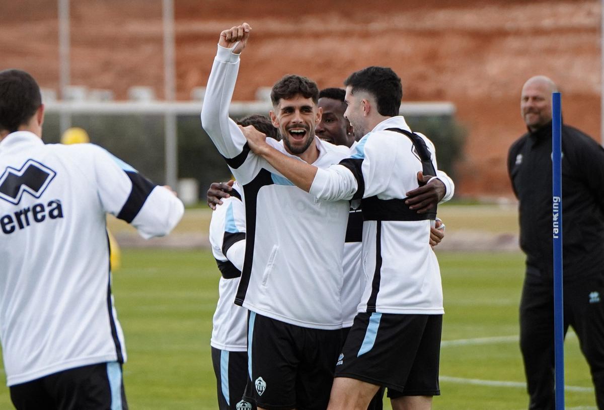 Buen ambiente en las sesiones de entrenamiento de esta semana previa al duelo en Riazor.