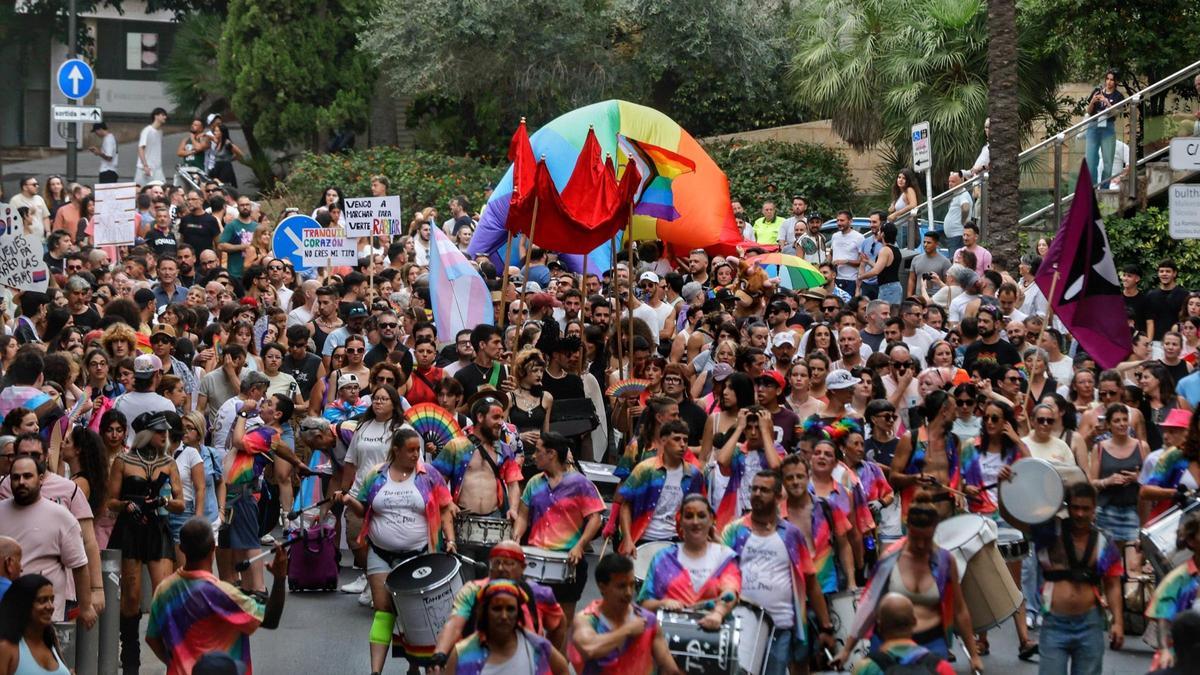 Manifestación a favor de los derechos LGTBI en Palma: "El Orgullo no es un tardeo"