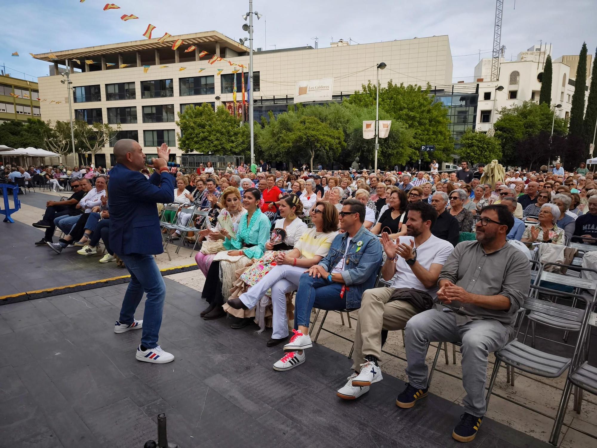 Galería de fotos de la fiesta dedicada a los mayores en Almassora