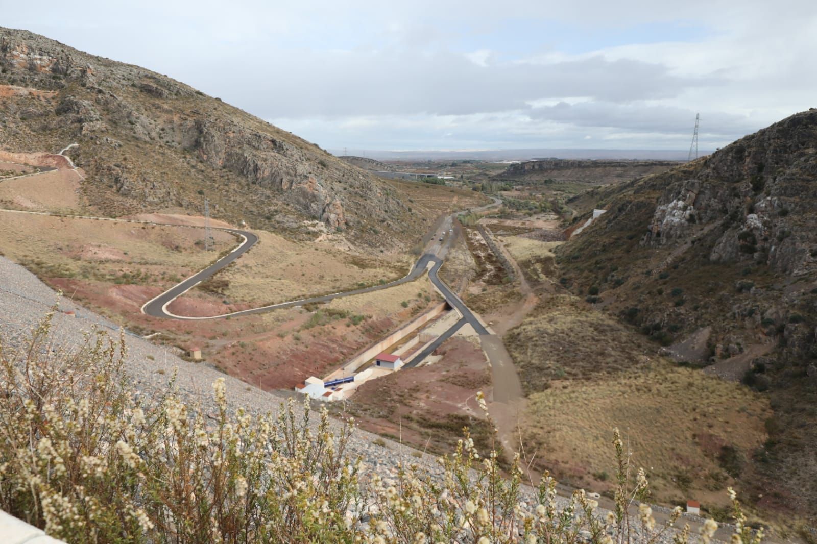 FOTOGALERÍA | Visita de Lambán y María Dolores Pascual al embalse de Mularroya