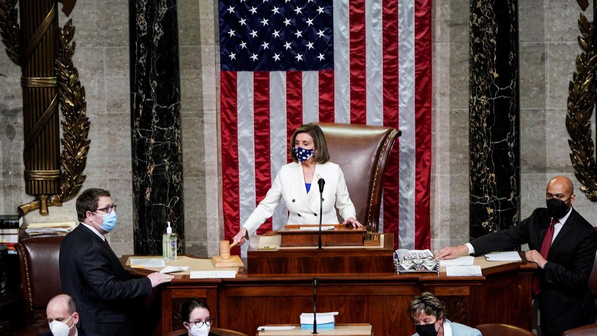 Nancy Pelosi, después de que el Congreso ratificase el paquete de estímulo