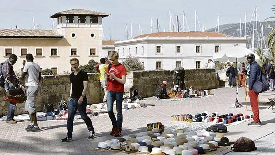 Vendedores ambulantes en d´Alt Murada.