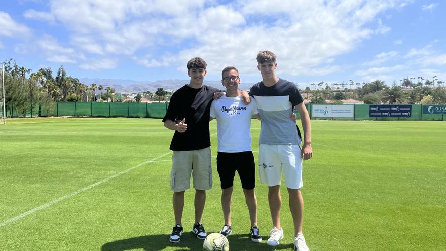 El CD Tenerife capta a dos jugadores de Gran Canaria como apuesta de futuro