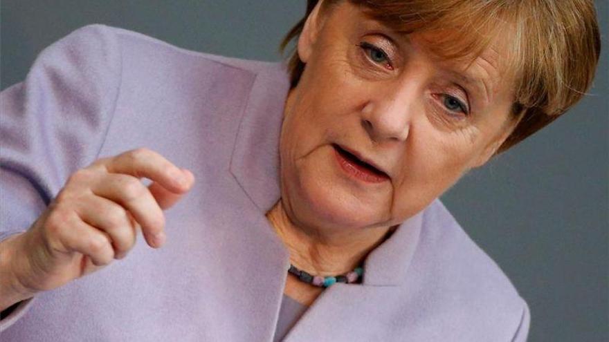 Merkel: &quot;Primero se negociará el brexit y después la relación con el Reino Unido&quot;