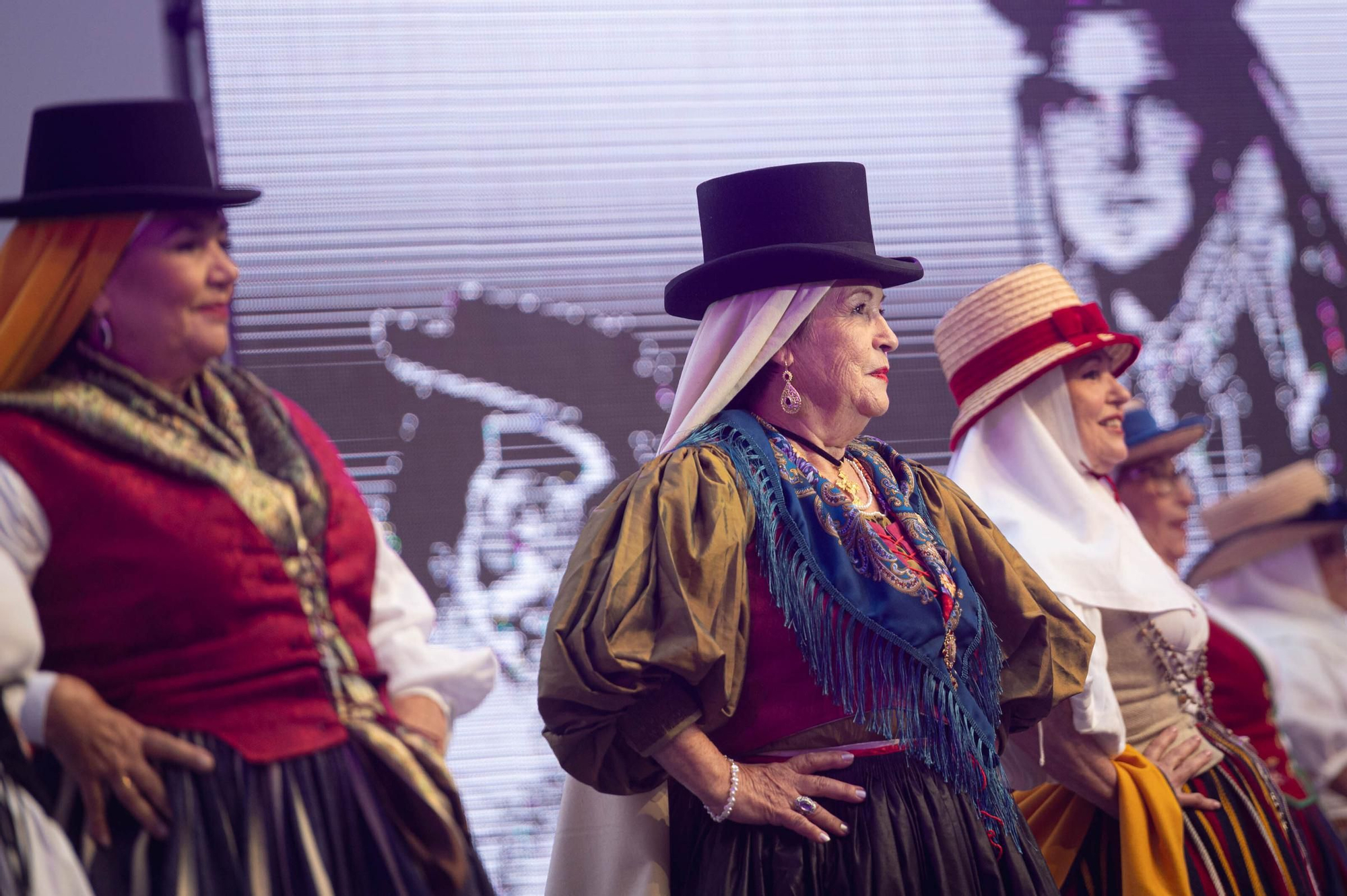 Gala de elección de la primera reina de los mayores de las Fiestas de Mayo