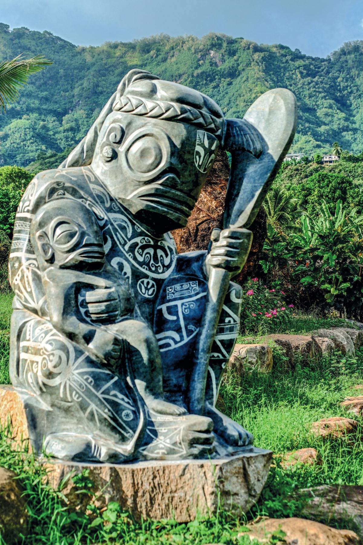 Tiki en la plaza de Taiohae, Nuku Hiva