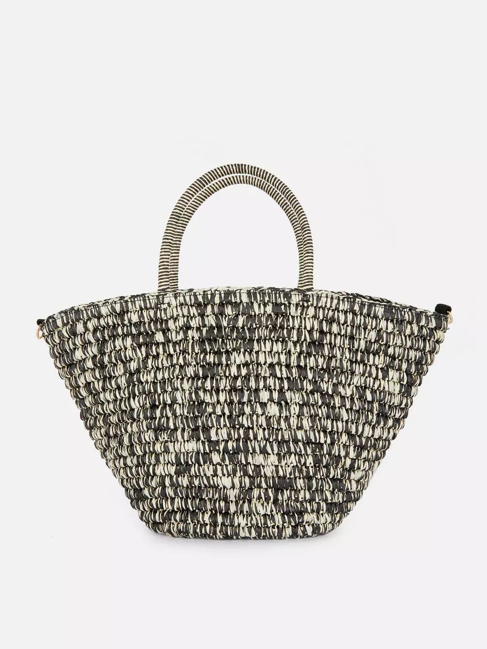 CAPAZOS PRIMARK Lo mas buscado 8 capazos de Primark que pondran el broche de oro a tus looks