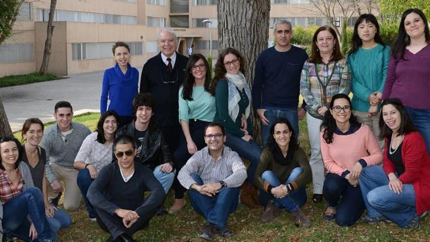 Equipo de investigadores que ha participado en el estudio liderado por el profesor Victoriano Mulero.