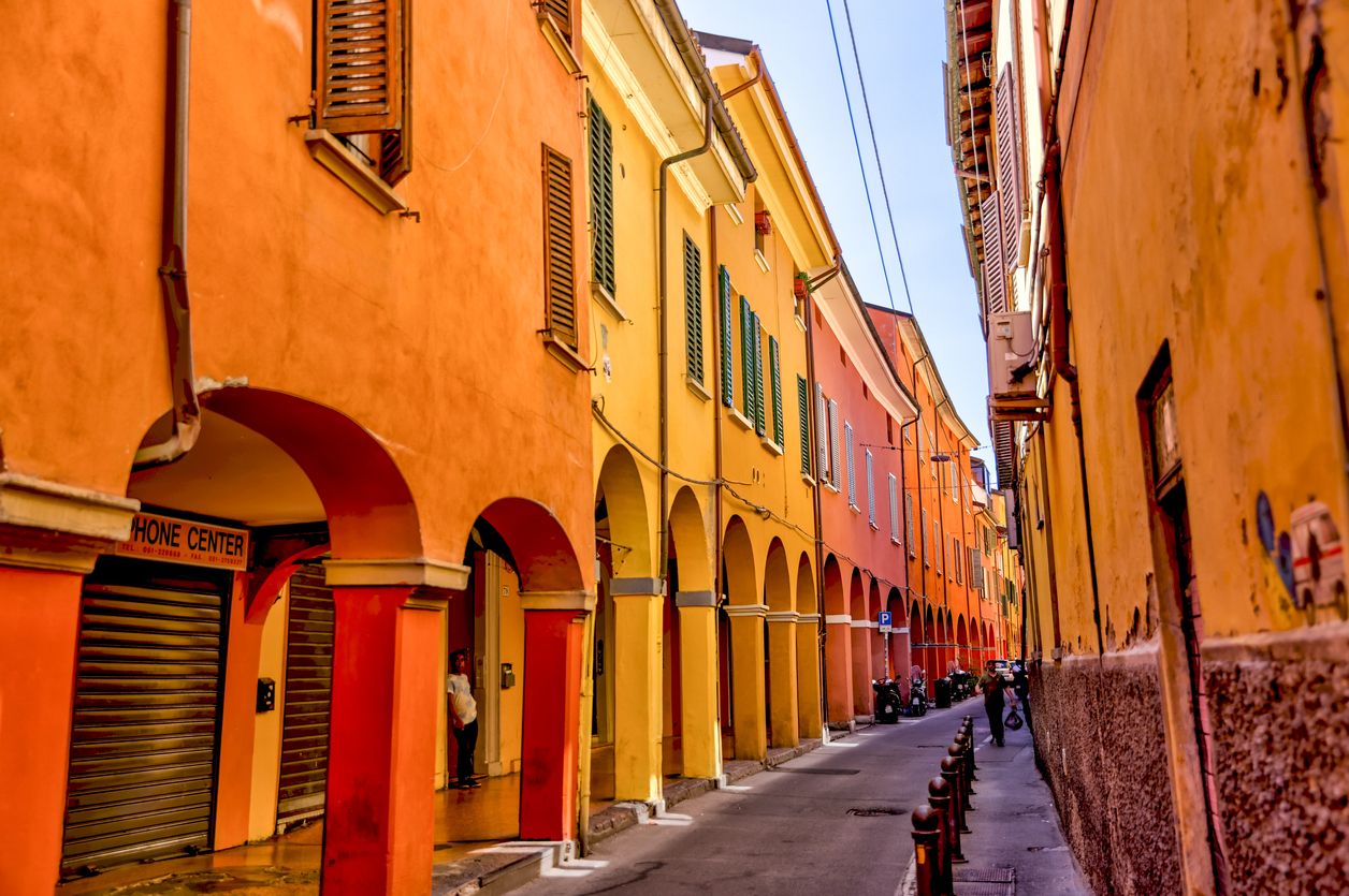 Los 40km de porticos son uno de los emblemas de Bolonia