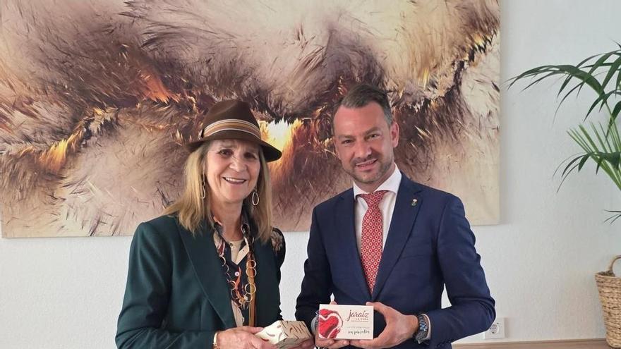 La Infanta Elena, embajadora del pimentón de La Vera: 