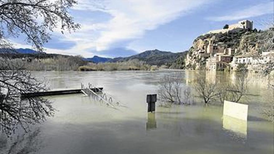 Los fallos en las previsiones de crecida del Ebro desatan la alarma