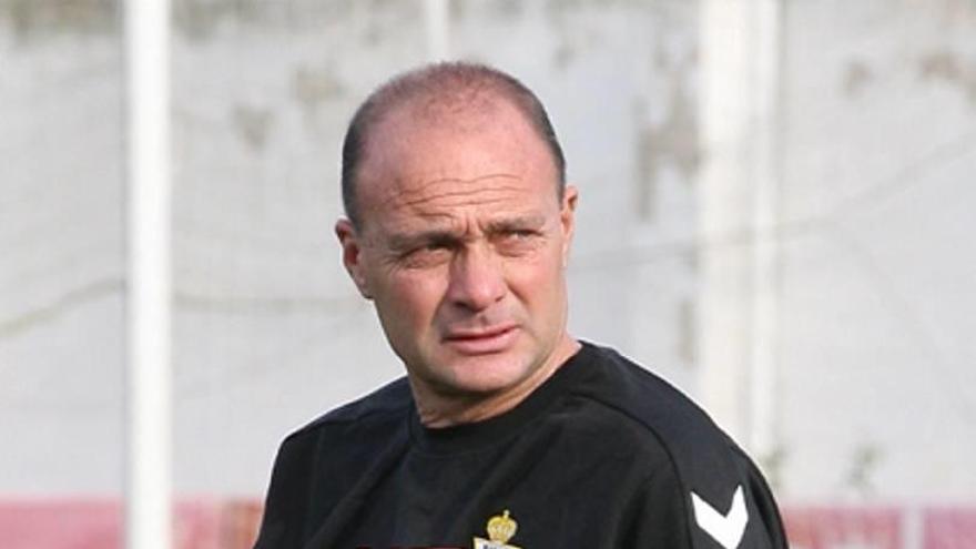El técnico Vicente Mir.