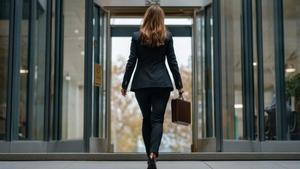 Ejacutiva tras su jornada laboral