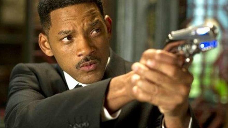 Will Smith, en una escena de su famosa &#039;Men in Black&#039;.