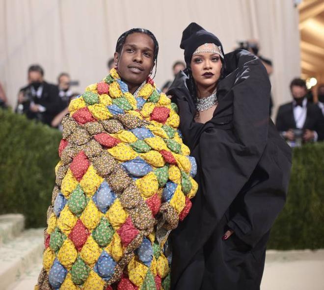 ASAP Rocky y Rihanna en la alfombra roja de la Gala MET 2021