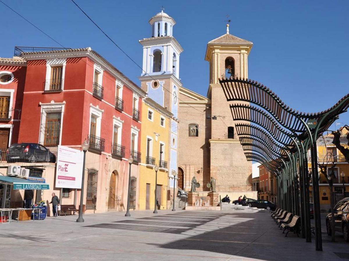 Las personas que acudan a las visitas podrán conocer la historia del yacimiento de Villaricos o las principales calles y plazas de Mula, entre otras.