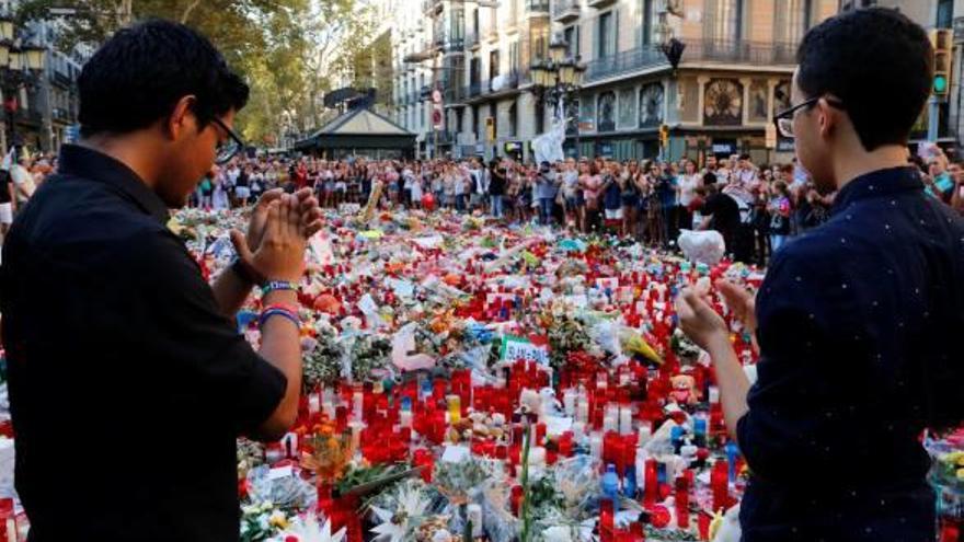 L&#039;Ajuntament recull el memorial de les Rambles