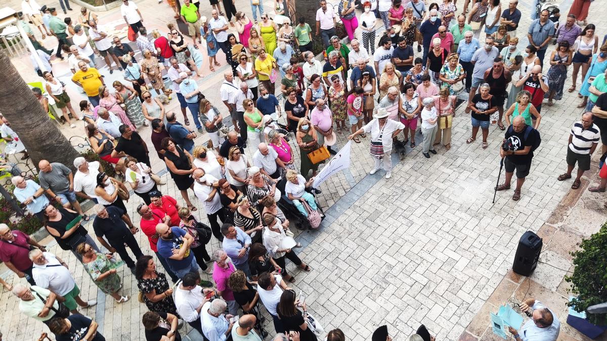 Cientos de personas reclaman mejor servicio sanitario en Águilas - La  Opinión de Murcia